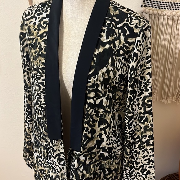 Cheetah Print lightweight Blazer by Mossimo Jacket/ Size Medium - Picture 3 of 8
